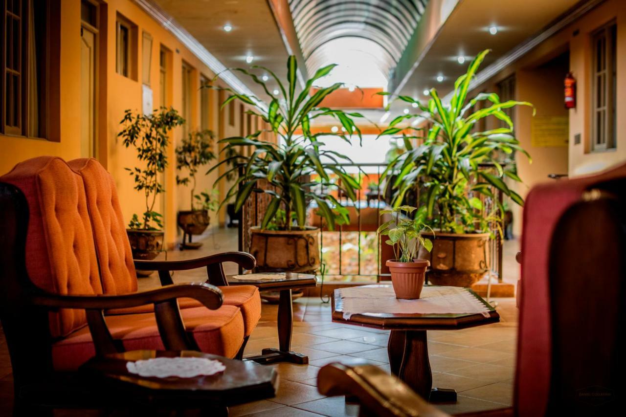 Hotel Monserrat Cochabamba Dış mekan fotoğraf